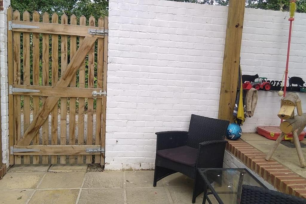 Blackberry Annex. Detached Cottage. Rural Location West Chiltington Eksteriør billede